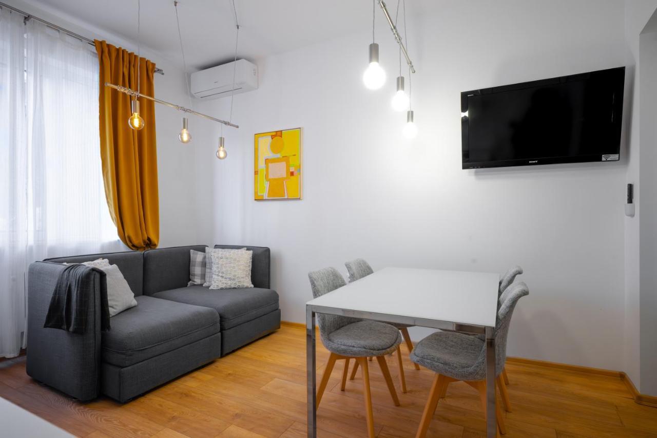 Apartament Modern 2bd Flat With Prime Location And Workspace By Flat Mаnager